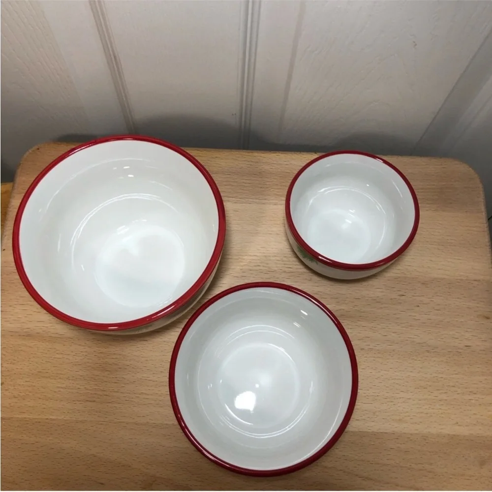 Everyday White‎ Porcelain Holiday Christmas Serving Nesting Bowls Set If 3
